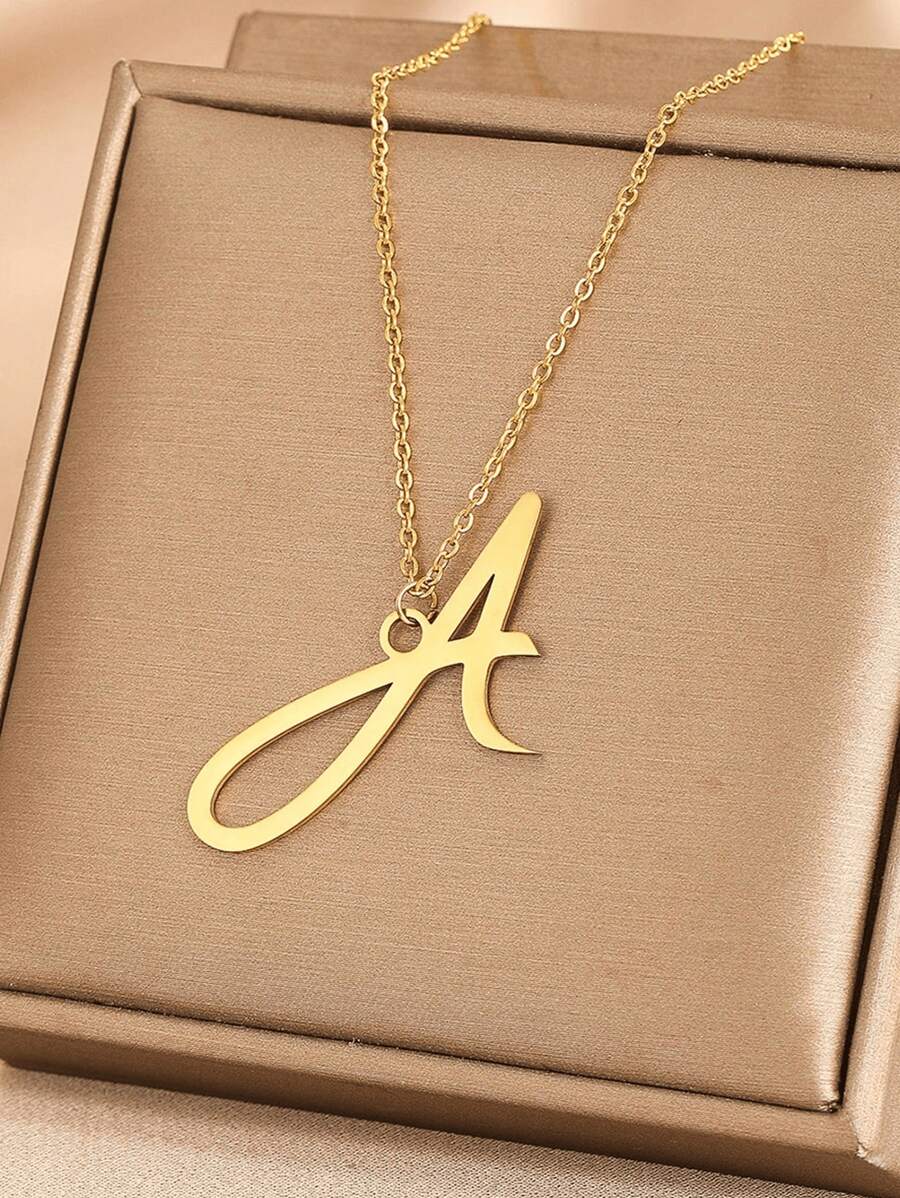 Collier pendentif lettres alphabet couleur or pour femmes. Chaîne de bijoux pour le cou avec 26 lettres pendantes en acier inoxydable. Accessoire de mode pour femmes.