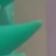 1 botella rosa + 1 pincel verde