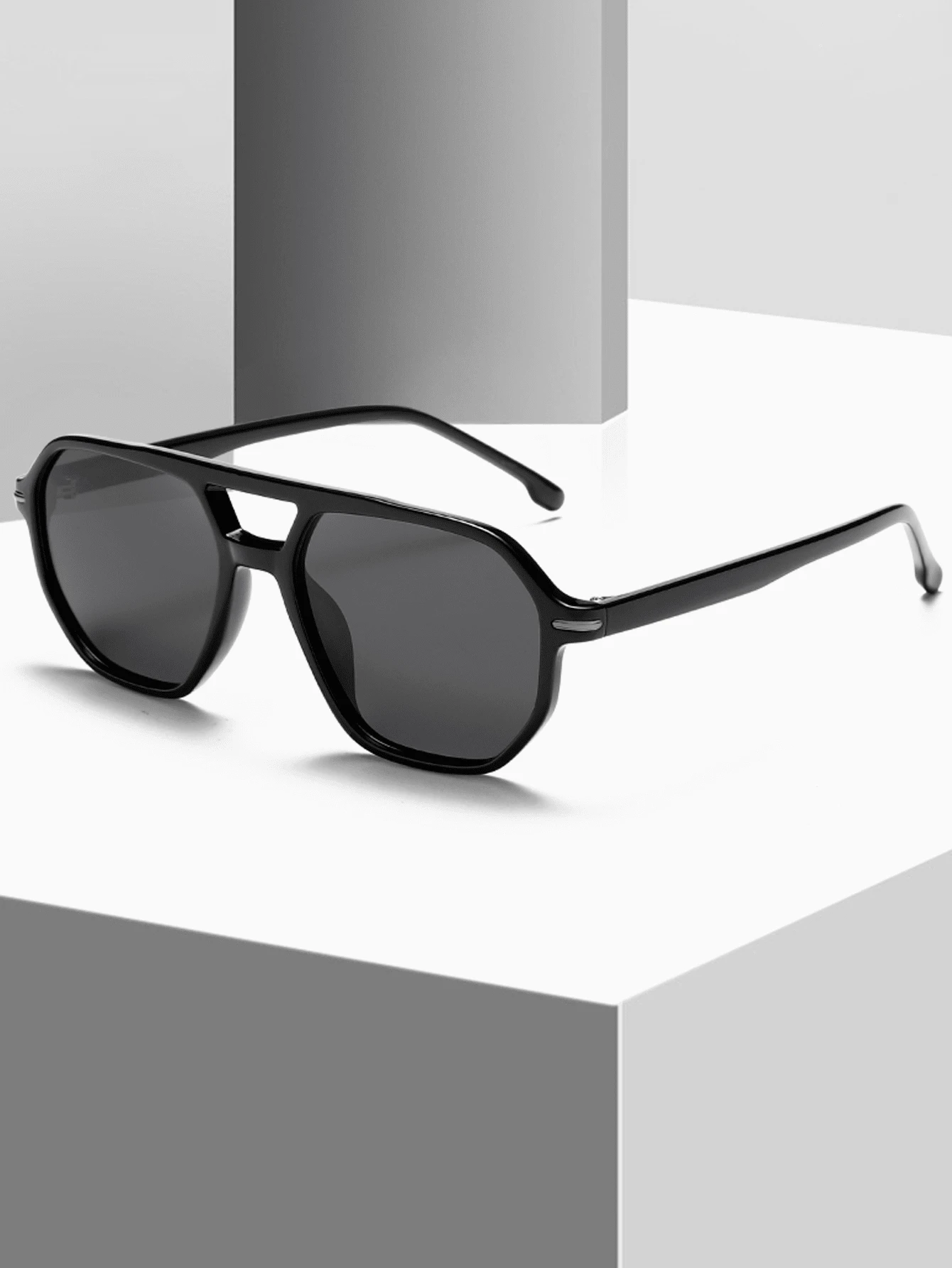 1 pieza Gafas de piloto con doble puente de moda para hombre, adecuadas para conducir, viajar, casual, vacaciones, actividades al aire libre y uso diario. Montura ligera de TR, minimalista y con estilo. de verano para playa, vacaciones, exterior y viajes