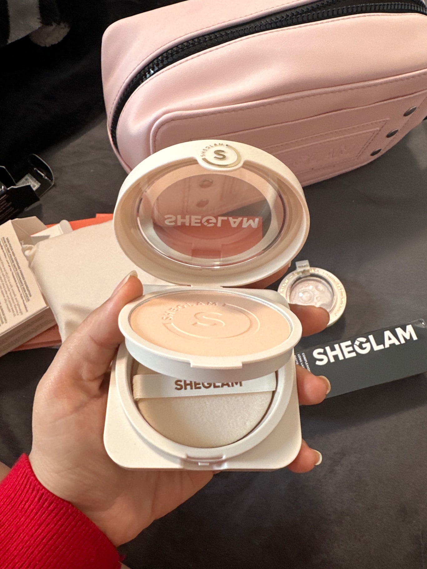 オーガザファインパウダーファンデーションN64 AUGHA THE FINE POWDER