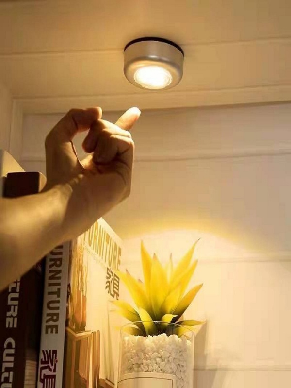 Luz De Led Adesiva De Toque Amarela E Branca/ Luz Adesiva/ Luminária/ Lâmpada A Pilha HYQ0010 kit com 2pc