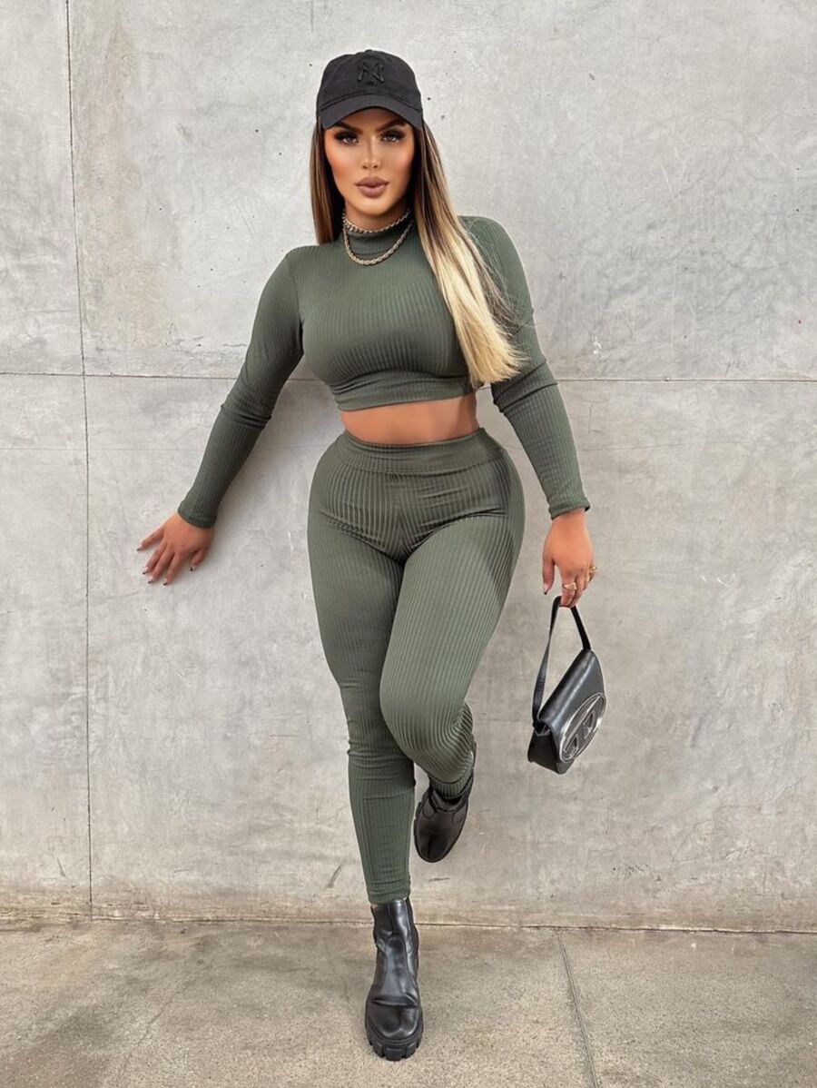 Women Two-piece Outfits - 軍綠色 - 查看 1