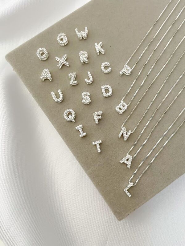 Colar Letra Inicial Cravejada com Zircônias Prata 925