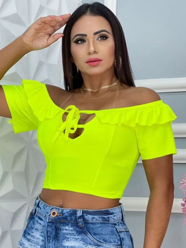 Cropped com Manga Blogueira Decote