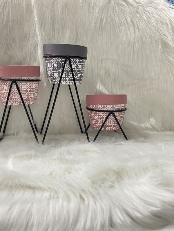 Vaso de cimento com suporte