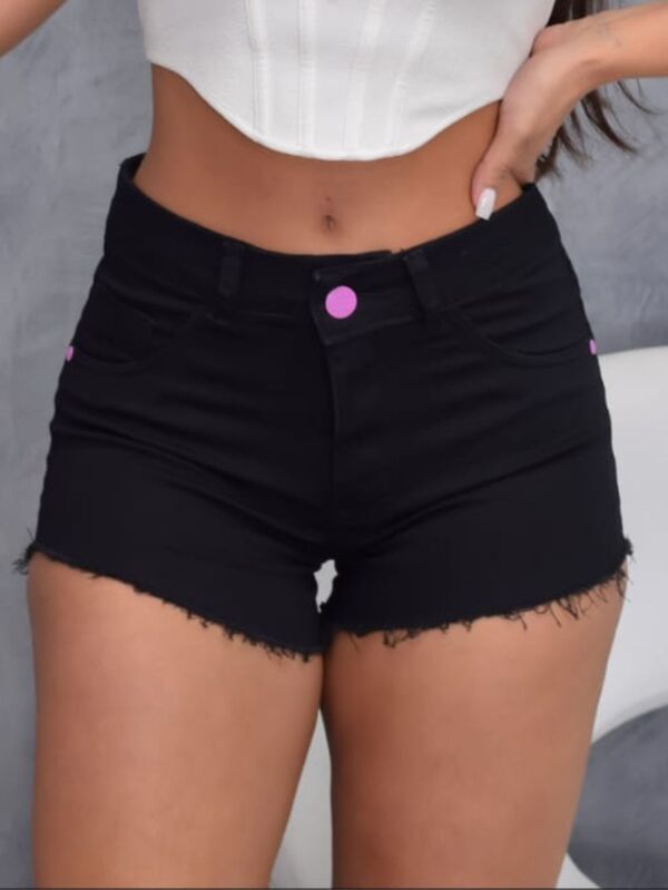 Short Jeans Feminino Preto Barra Desfiada Modelo 2023