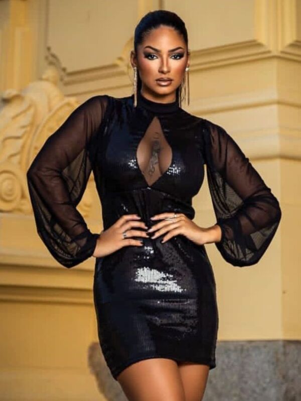 Vestido De Paetê com Decote