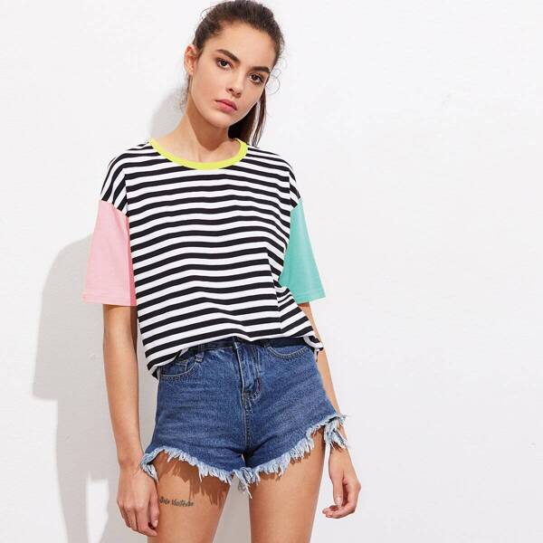 

Contrast Neck And Sleeve Striped Tee