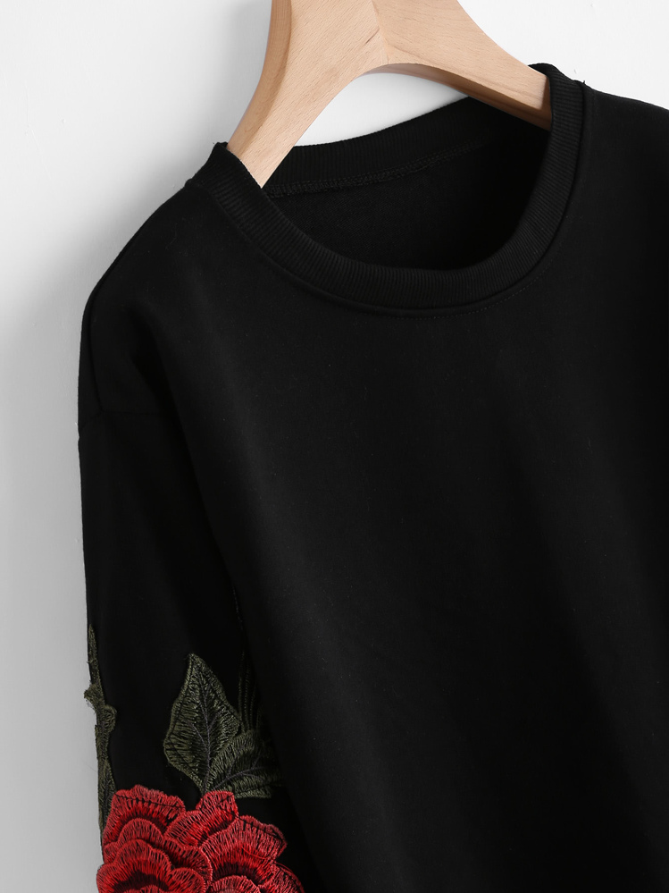 Sudadera con flores bordadas - Negro - Añade 3