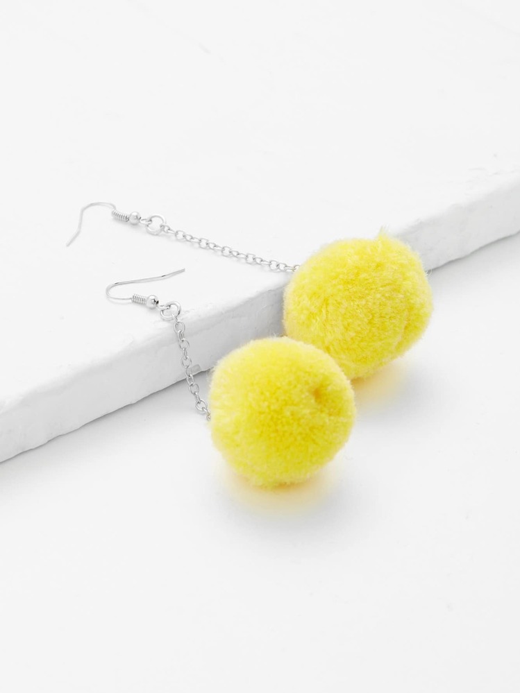 Pom Pom Design Drop Earrings - Màu vàng - Xem 1