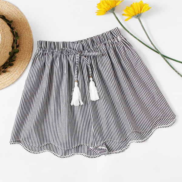 

Striped Drawstring Waist Wave Edge Shorts, Black and white