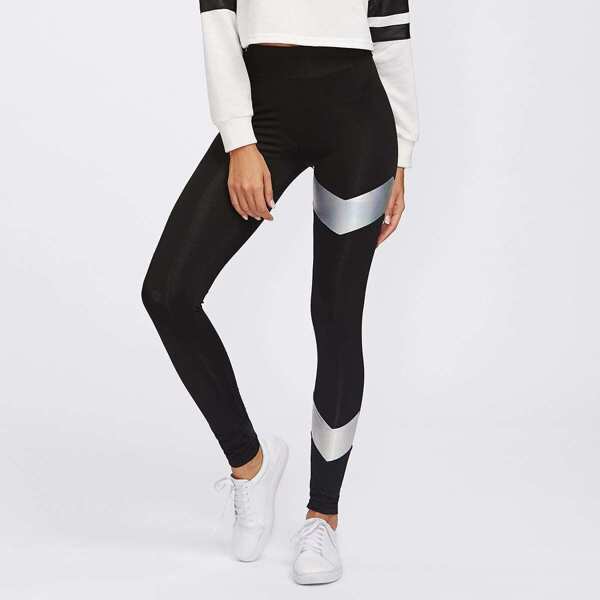 

Metallic Chevron Panel Detail Leggings