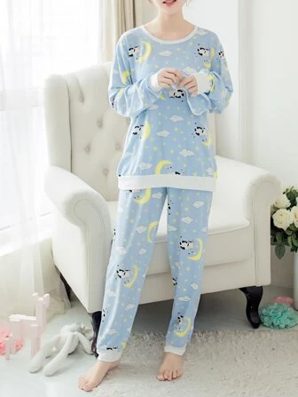 Pijama de manga larga y pantalón largo con dibujos de vacas