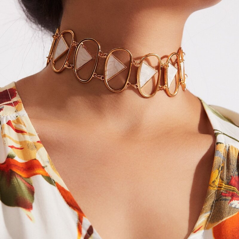 

Hollow Ring Design Choker, Gold