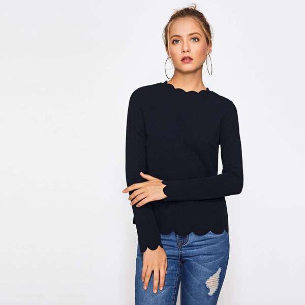 

Scallop Trim Fitted Tee