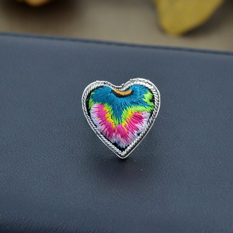 

Red Handmade Embroidery Flower Pattern Heart Finger Rings, Multicolor