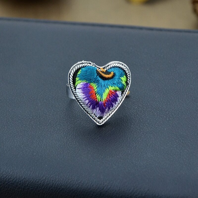 

Purple Handmade Embroidery Flower Pattern Heart Finger Rings, Multicolor