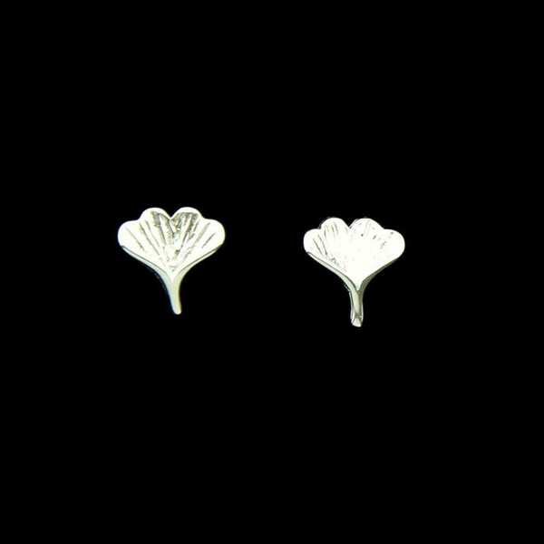 

Lovely Cute Maple Leaf Stud Earrings