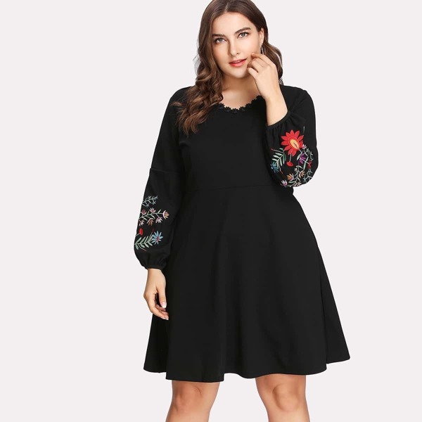

Plus Crochet Lace Trim Embroidery Dress