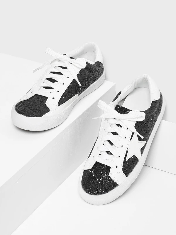 chaussure avec une etoile