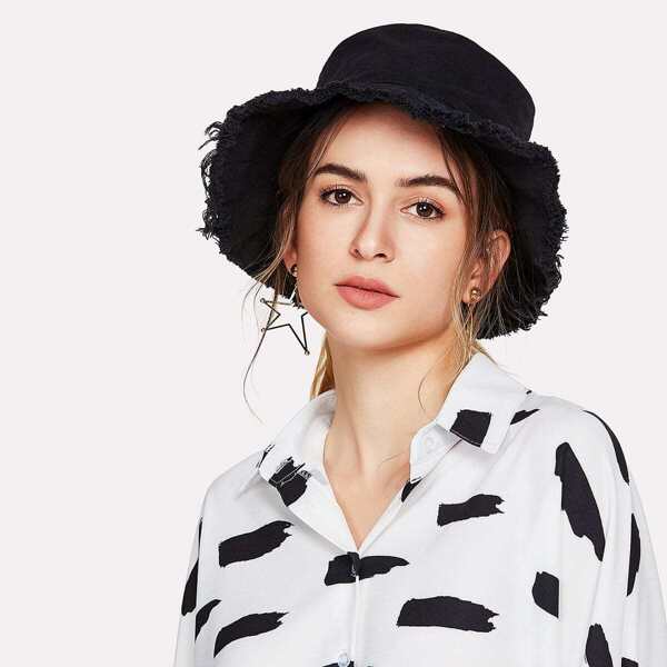 

Frayed Trim Bucket Hat