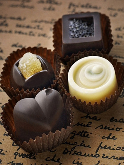 heart shaped chocolate baking mould