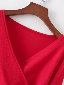 Bell Sleeve Knotted Hem Surplice Blouse - Merah - View 3