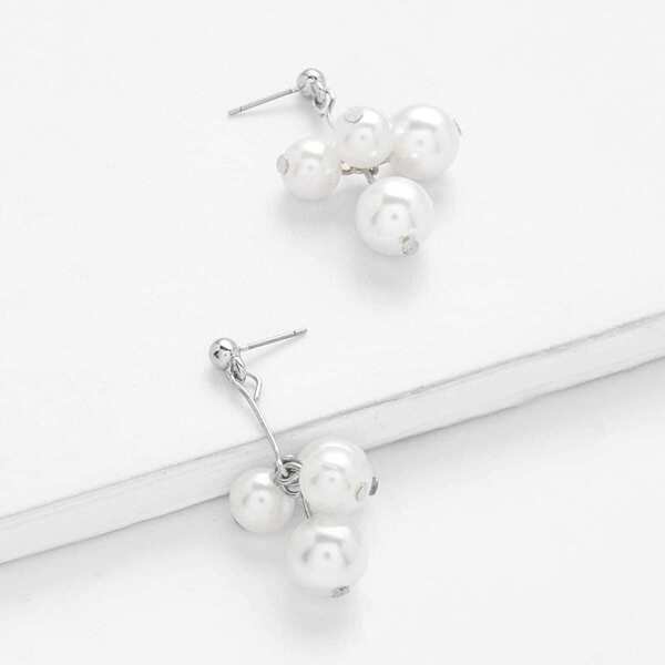 

Faux Pearl Decorated Drop Earrings 1pair