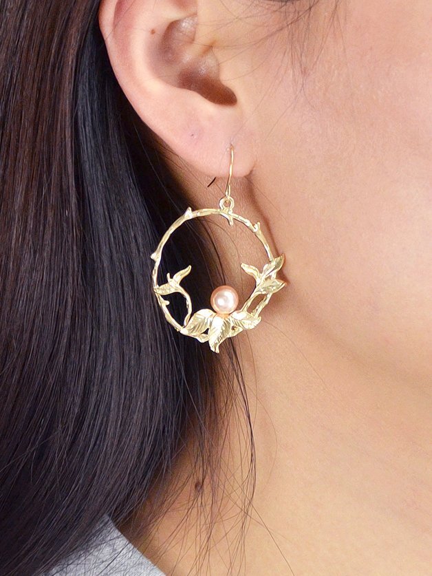 

Circle Pearl Earrings, Gold