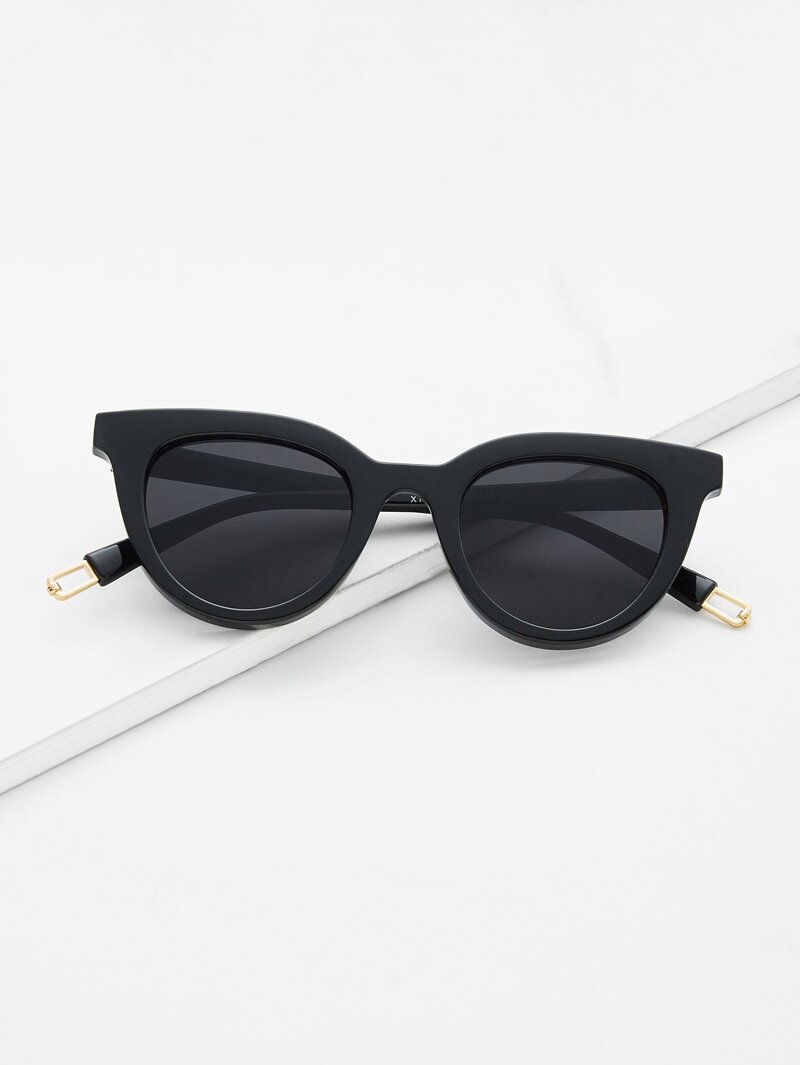 

Flat Lens Cat Eye Sunglasses, Black