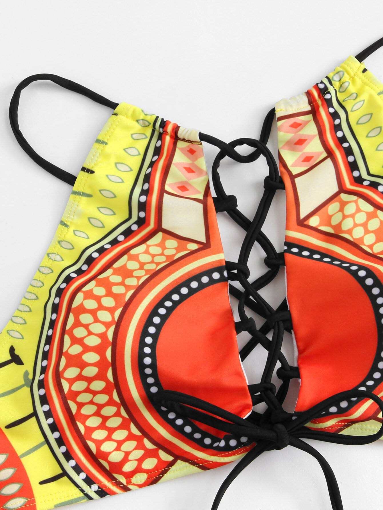 Ensemble de bikini avec imprimé et lacets croisés Ensemble de bikini avec imprimé et lacets croisés