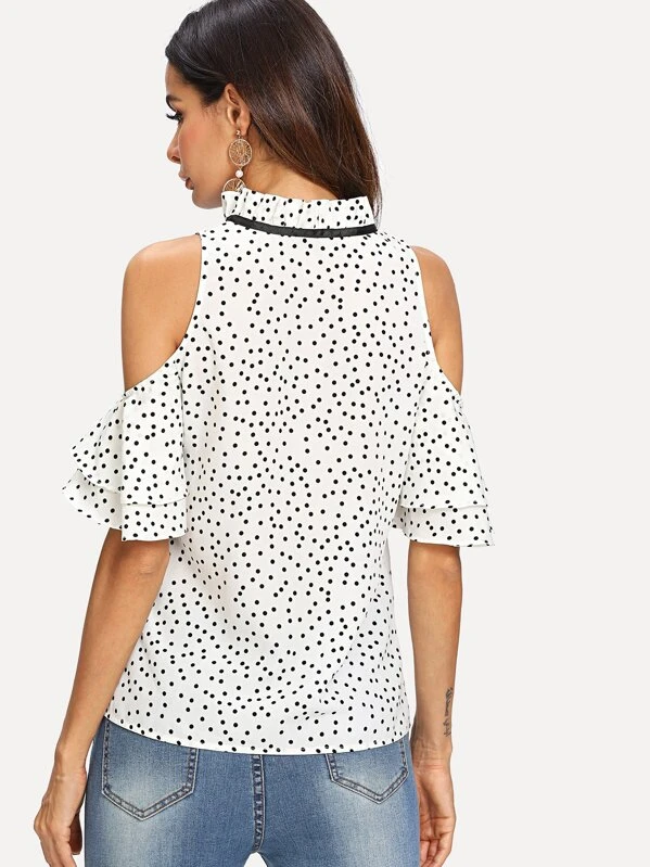 Blusa de lunares de cuello con cordón fruncido de hombros Camisa bajo con cordón de hombros descubiertos de lunares