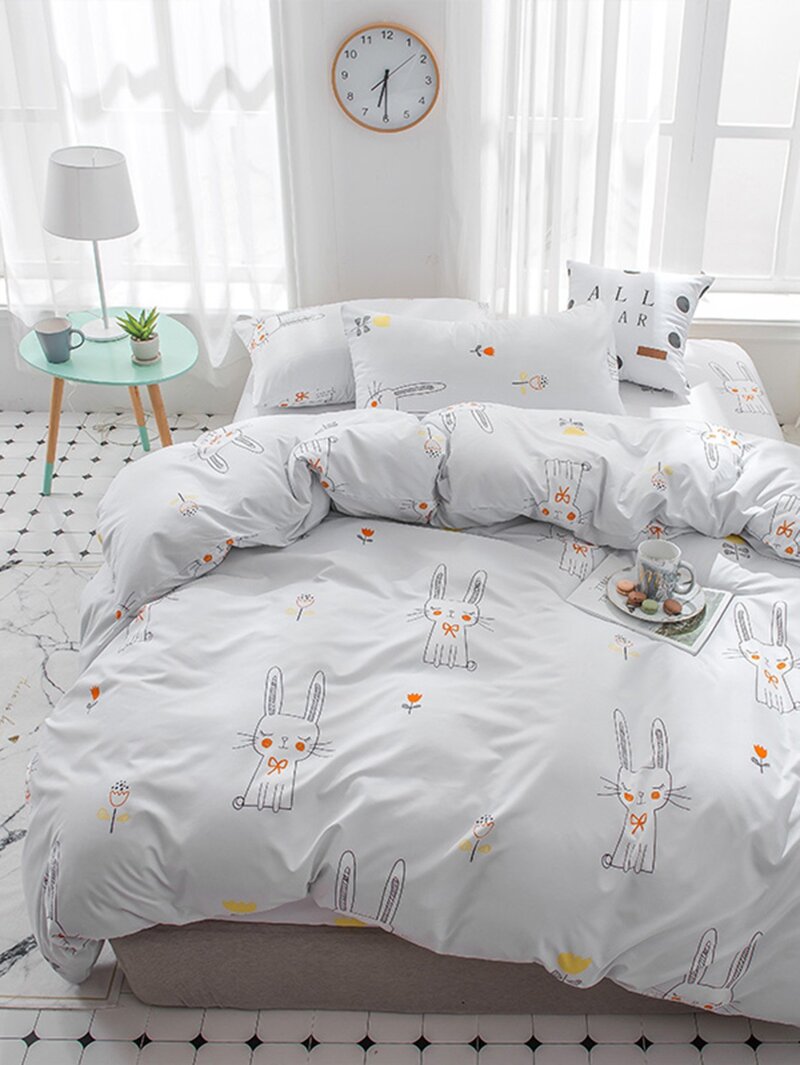 

Cartoon Rabbit & Flower Print Sheet Set, White