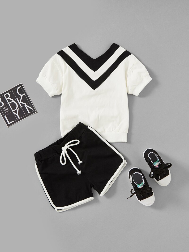 

Girls Stripe Panel V Neckline Tee With Shorts, Black and white