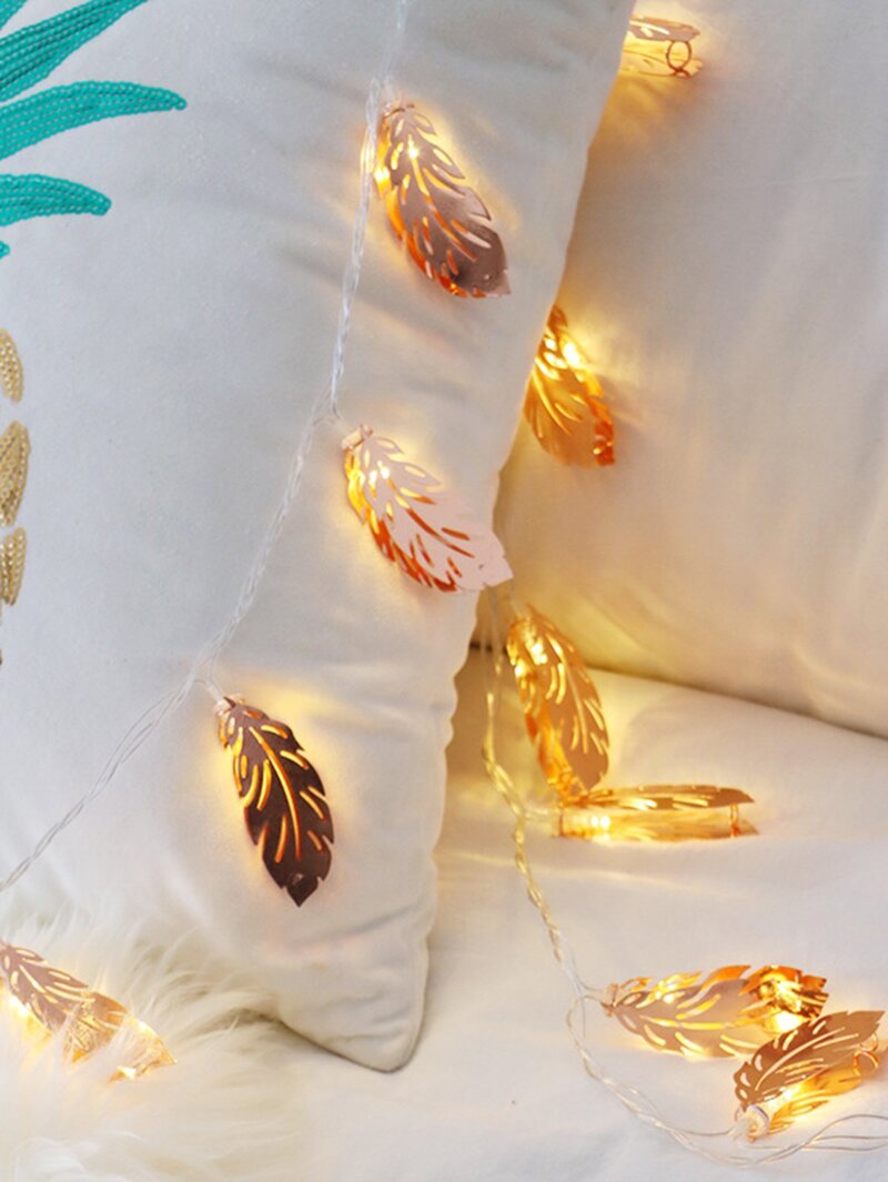

Leaf Shaped Bulb 20pcs String Light, Gold