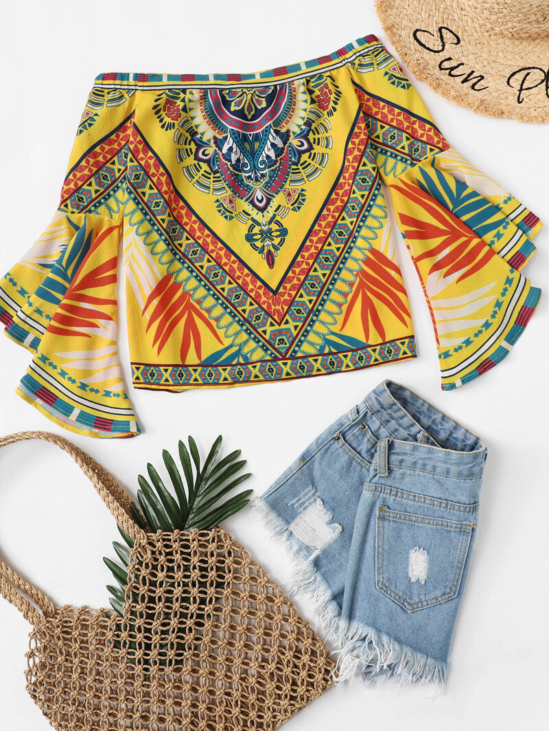 

Off Shoulder Random Print Top With Shorts, Multicolor