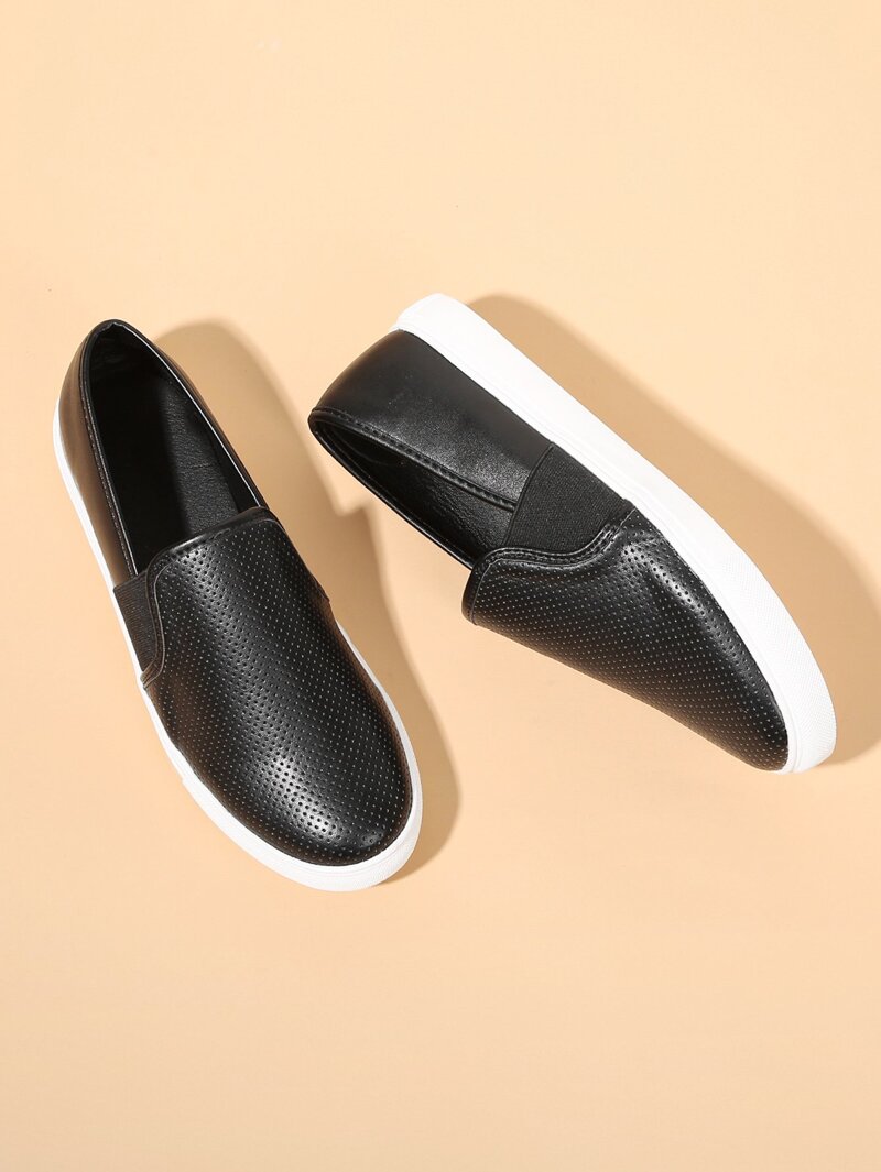 

Round Toe Low Top PU Sneakers, Black
