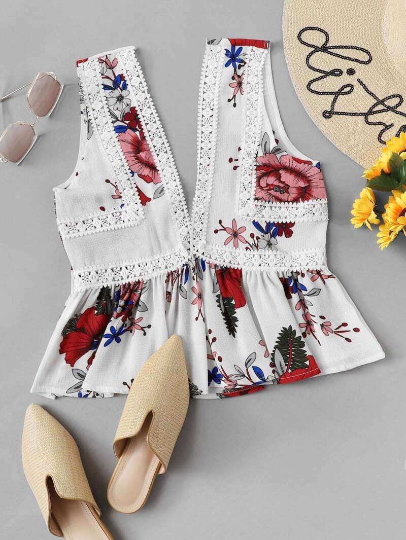 

Deep V Neckline Lace Panel Floral Top, White