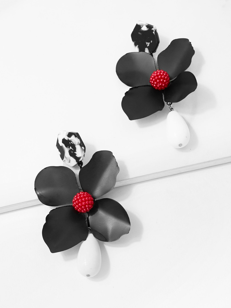 

Flower Drop Earrings, Black