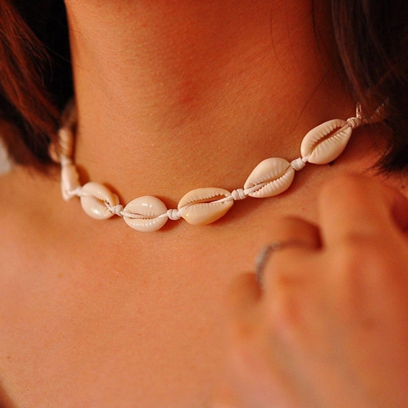 

Shell Design Necklace, White