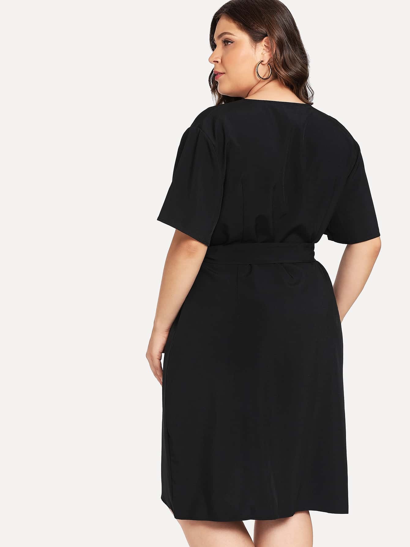 vestido de manga corta cruzado