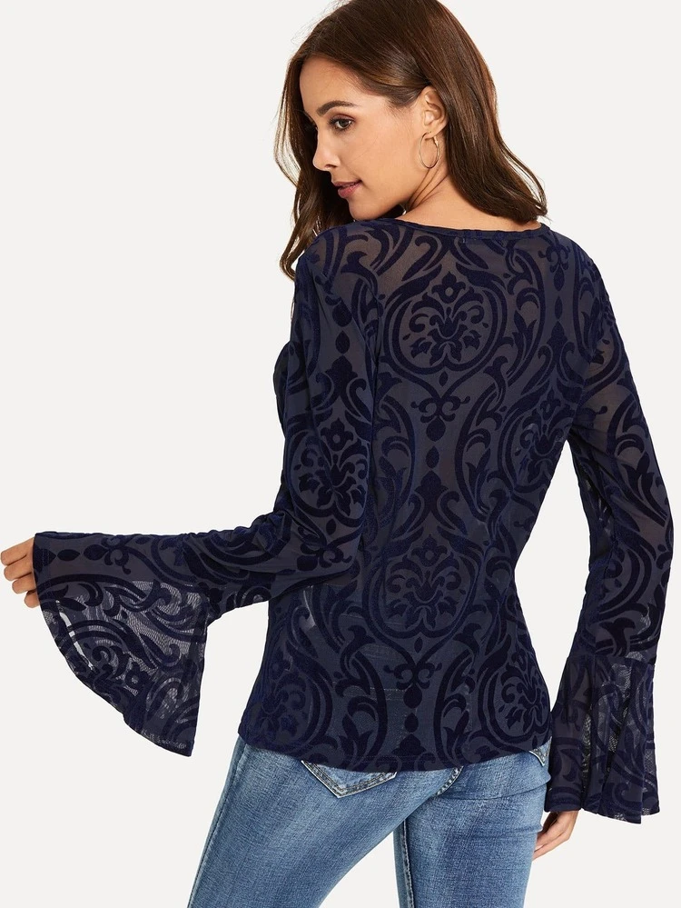 camiseta semitransparente