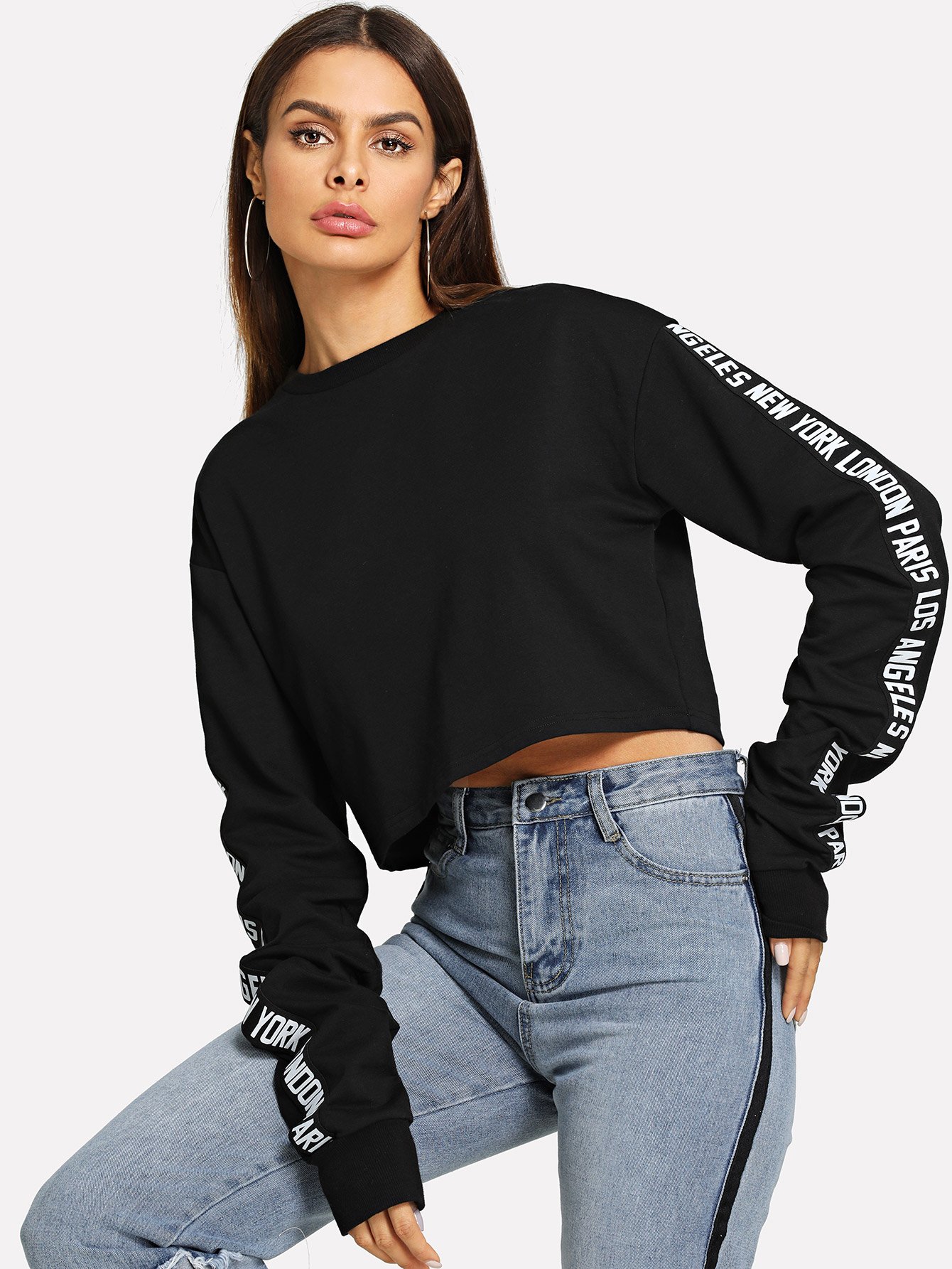 Sudadera corta con letras estampadas en las mangas SHEIN ES Sudadera corta con letras estampadas en las mangas SHEIN ES