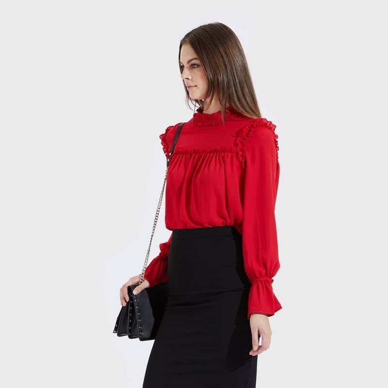 

Frill Trim Buttoned Keyhole Back Top, Red