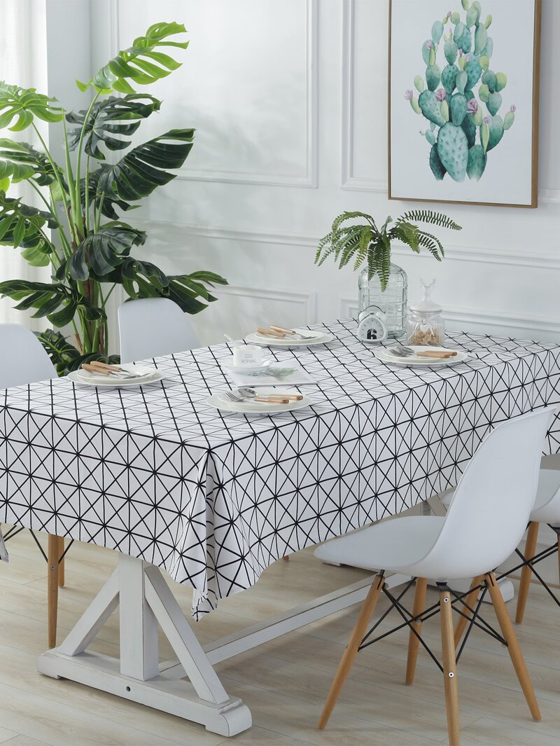 

Geometric Print Table Cloth, Black and white