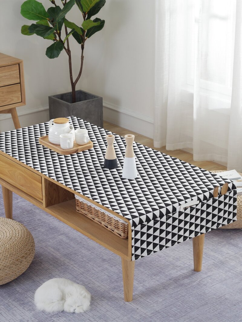 

Geometric Print Table Cloth, Black and white