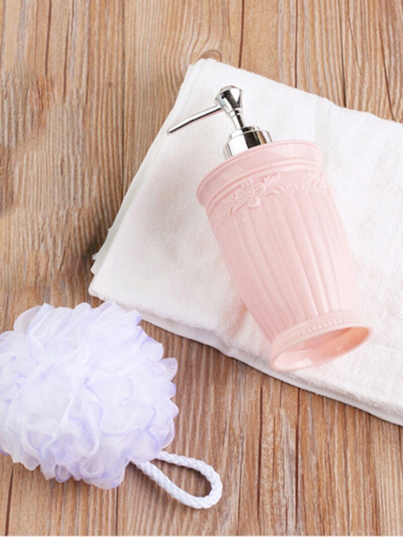 

Flower Decor Press Type Lotion Bottle, Pink
