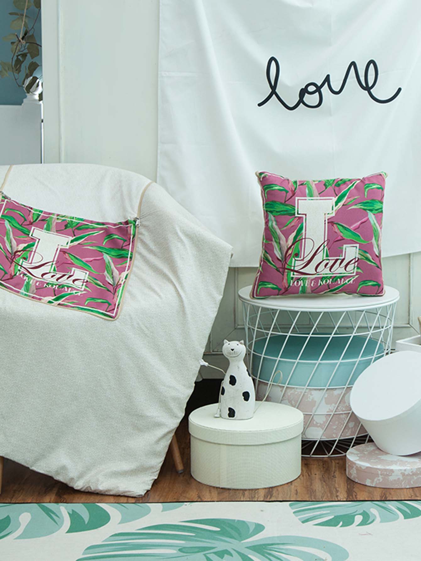 

Letter Print 2 in 1 Blanket Cushion 1 PC, Multicolor