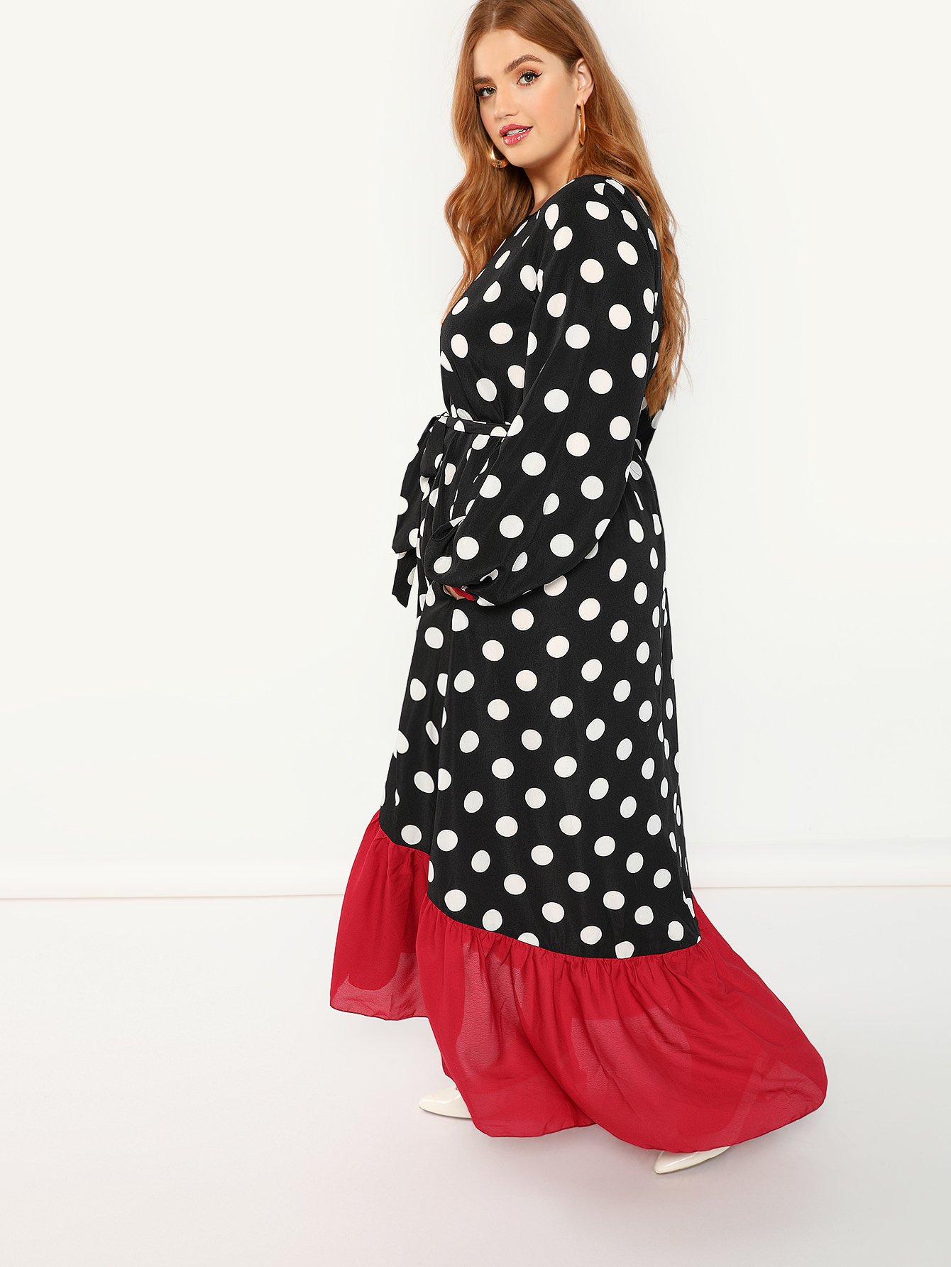 plus contrast ruffle hem polka dot dress -shein(sheinside)