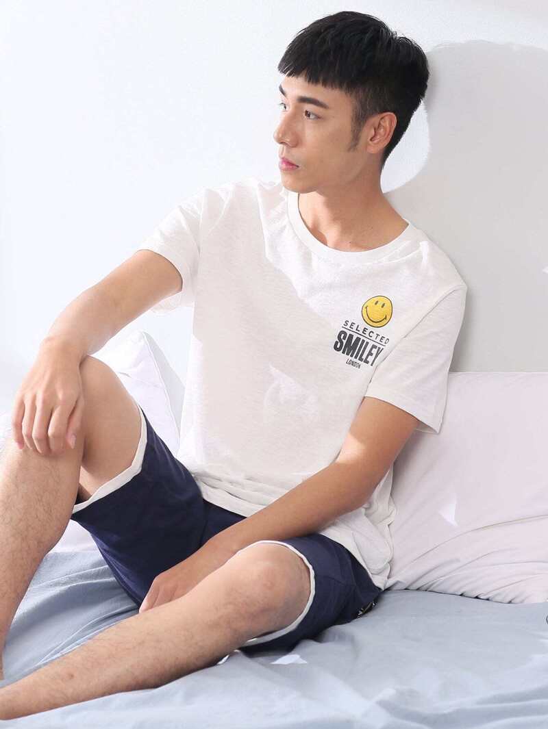 

Men Smile & Letter Print Pajama Set, Multicolor